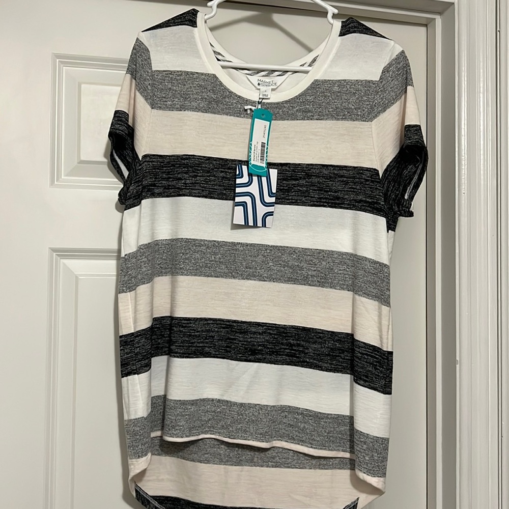 Short sleeve t shirt